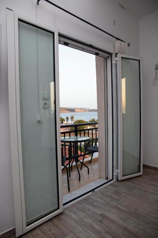 Appartement Sea View House Matina à Neápolis Extérieur photo